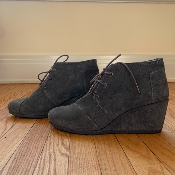 TOMS Gray Lace-up Wedge Bootie - Picture 8 of 9